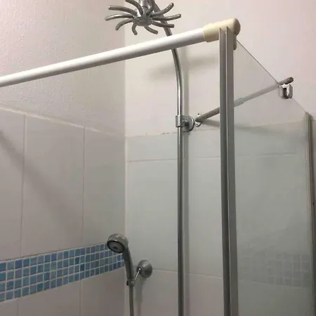 Air Conditioned 1 Bedroom Apt With Wi-fi & Patio Apartment
