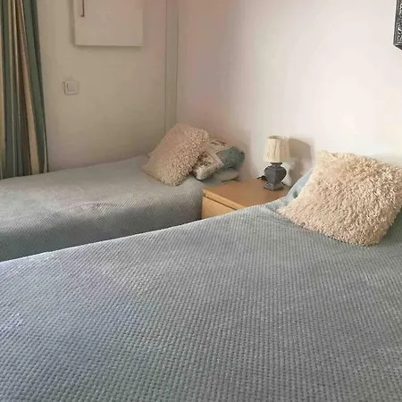 Air Conditioned 1 Bedroom Apt With Wi-fi & Patio * Albufeira