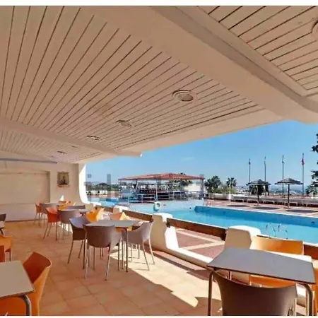 Air Conditioned 1 Bedroom Apt With Wi-fi & Patio Apartment