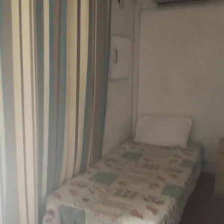 Apartment Air Conditioned 1 Bedroom Apt With Wi-fi & Patio