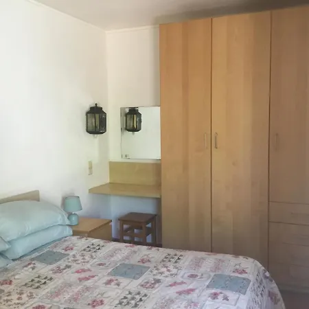 Air Conditioned 1 Bedroom Apt With Wi-fi & Patio Apartment